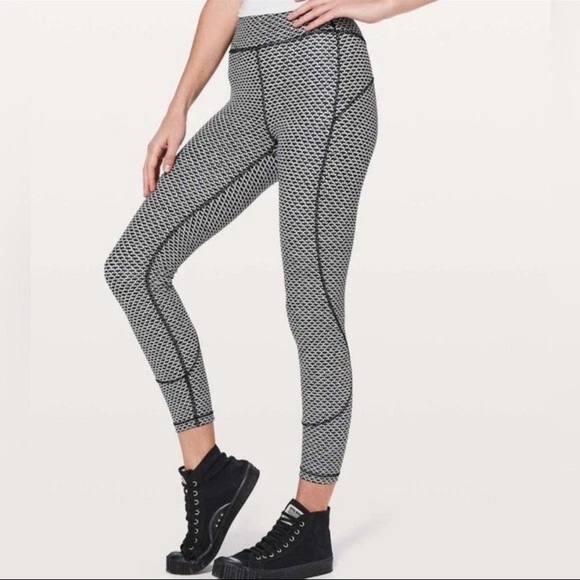 Lululemon Patterned In Movement Leggings - Picture 8 of 8